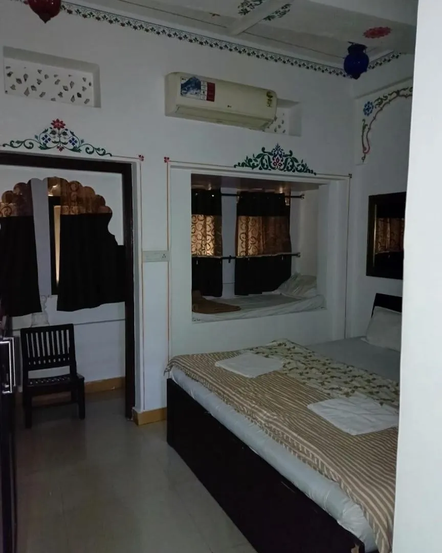 The Royal Lake View Villa Udaipur Guest house