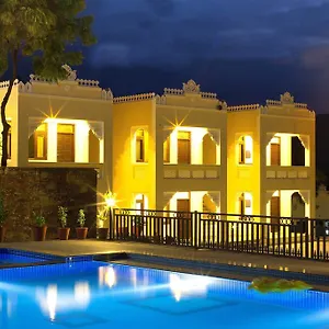 Resort Hill Garden Retreat