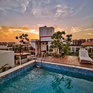 hotel-sahibs-lighthouse-free-swimming-pool.agrahotelsindia.net/